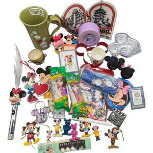 Vtg Lot Disney Collectibles Mickey Minnie‎ Keychains Toys Mug Pouch Figures